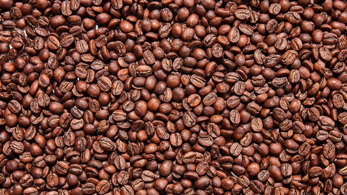 Coffee at Rest, Coffee in Motion